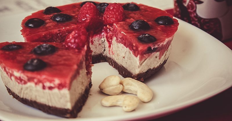 Cheescake di anacardi e frutti rossi