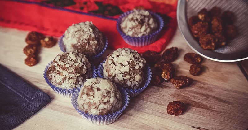 Palline dolci con uvetta e bacche inca