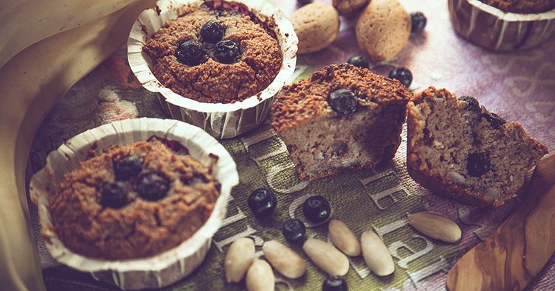 Muffin con mela verde e mirtilli