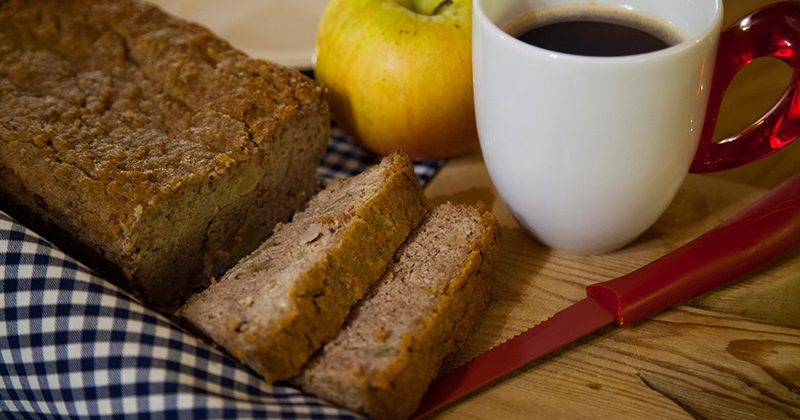 Pane alle noci pecan e mele