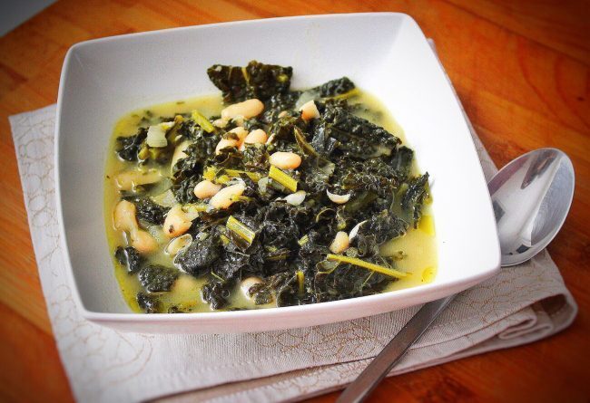 Zuppa di cannellini e cavolo nero